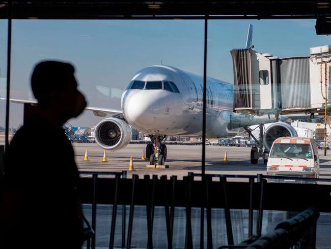 Sernac informa aumento de 77% en reclamos por vuelos en Chile durante el 2023: revisa acá las aerolíneas con más quejas 