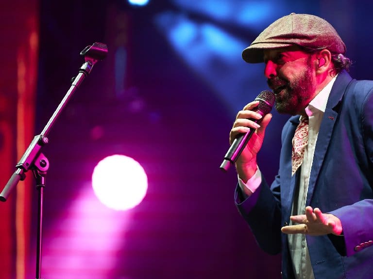 Juan Luis Guerra suspende su primer show en Santiago por problemas de salud
