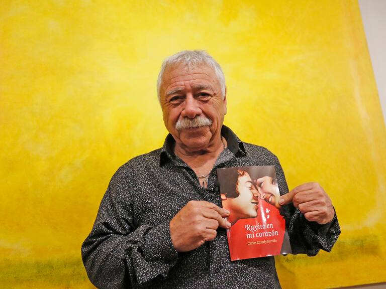 Carlos Caszely presentó su nuevo libro: “Rayito en mi corazón”