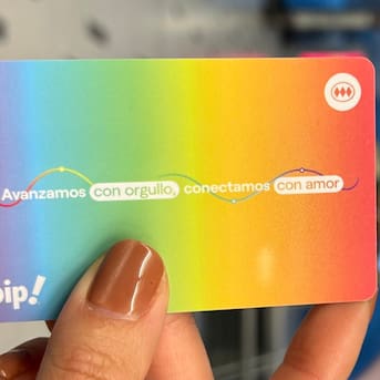 Metro de Santiago lanza edición especial de tarjeta Bip! en conmemoración del Día del Orgullo: cómo y dónde adquirirla