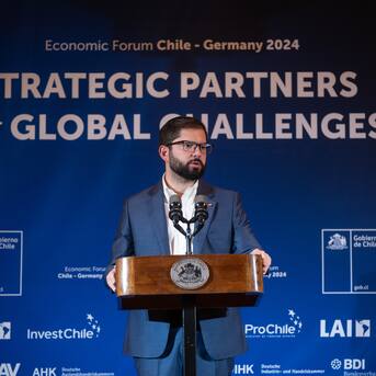 Presidente Boric encabeza Foro Económico en Alemania: “Queremos que vean a Chile como un lugar donde hoy se están gestando las industrias del futuro”