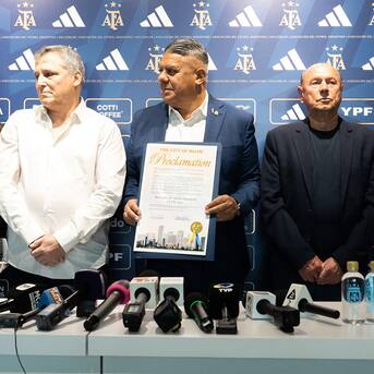 Ahí será la final de la Copa América: Miami entregó llaves de la ciudad al presidente del fútbol argentino