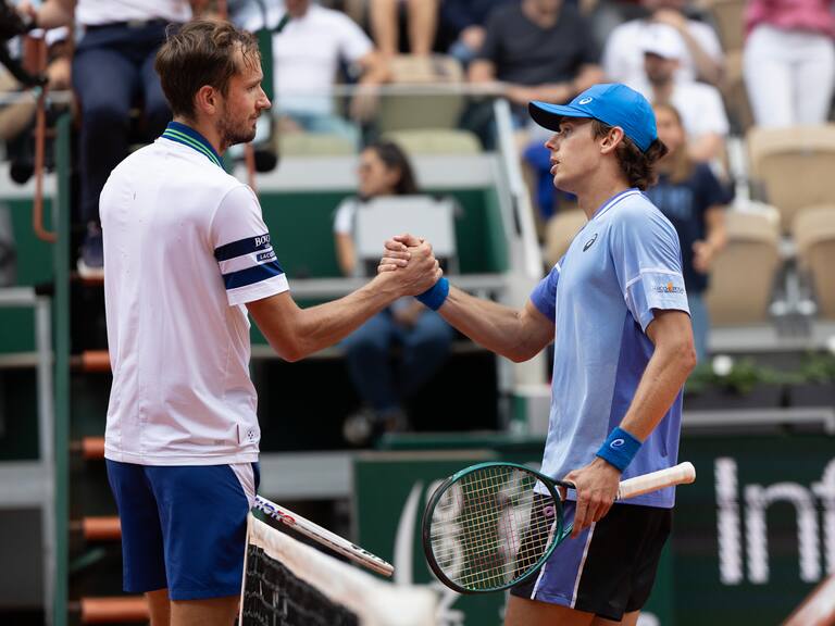 Daniil Medvedev queda eliminado en Roland Garros a manos de Alex de Minaur