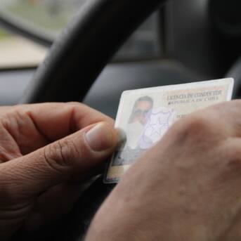 Nuevo examen para conducir en Chile: ¿Qué sucederá con los conductores que tienen que renovar su licencia?