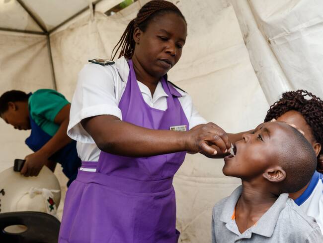 Zimbabue declara estado de emergencia por alza en contagios de cólera