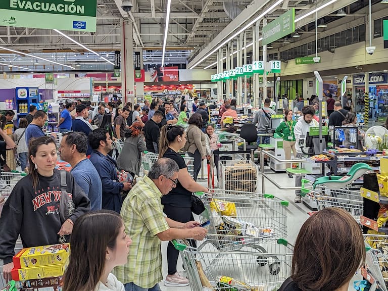 Horarios de los supermercados y malls este jueves 20 de junio: a qué hora abren y cierran en el día feriado