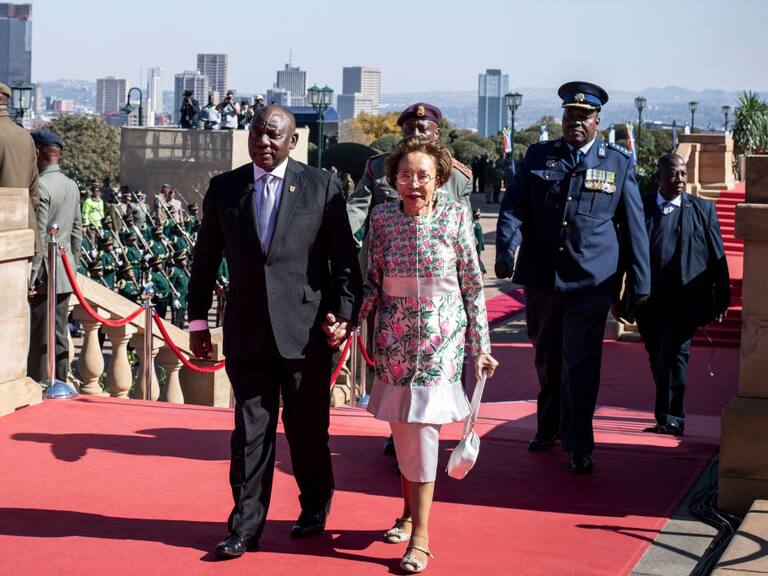 El presidente de Sudáfrica, Cyril Ramaphosa, llega al evento en la ciudad de Pretoria para la ceremonia de inicio del nuevo mandato de gobierno.