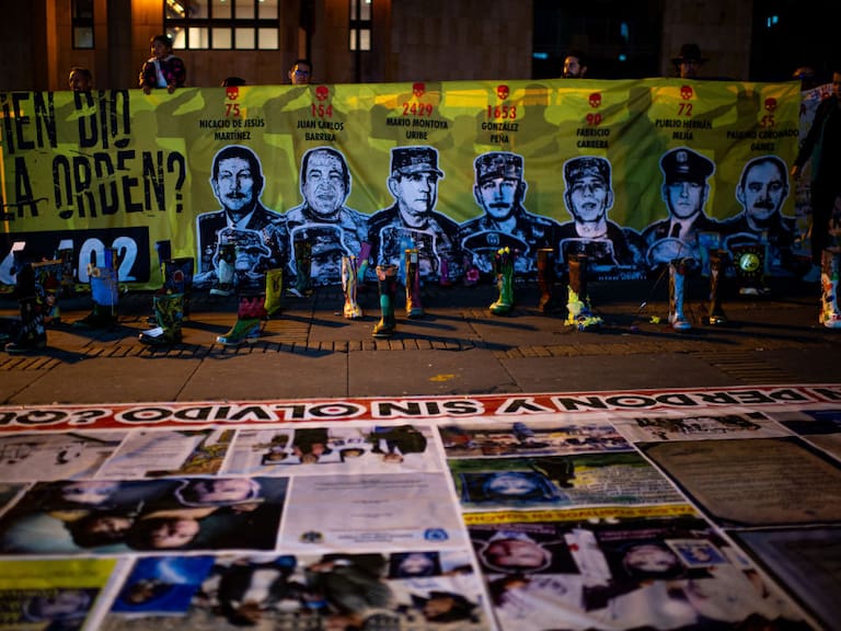 Protesta de enuncia por los civiles asesinados por militares en Colombia