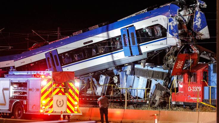 Revelan momento exacto del choque frontal de trenes en San Bernardo: tren de pasajeros fue arrastrado por varios metros