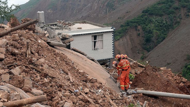 Deslizamiento de tierra en China deja a casi medio centenar de personas sepultadas