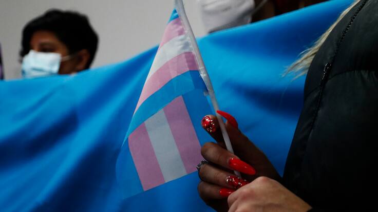 Quemó y apuñaló a su víctima: Extraditan a ciudadano boliviano acusado de ataque transfóbico a presidenta de Sindicato Amanda Jofré