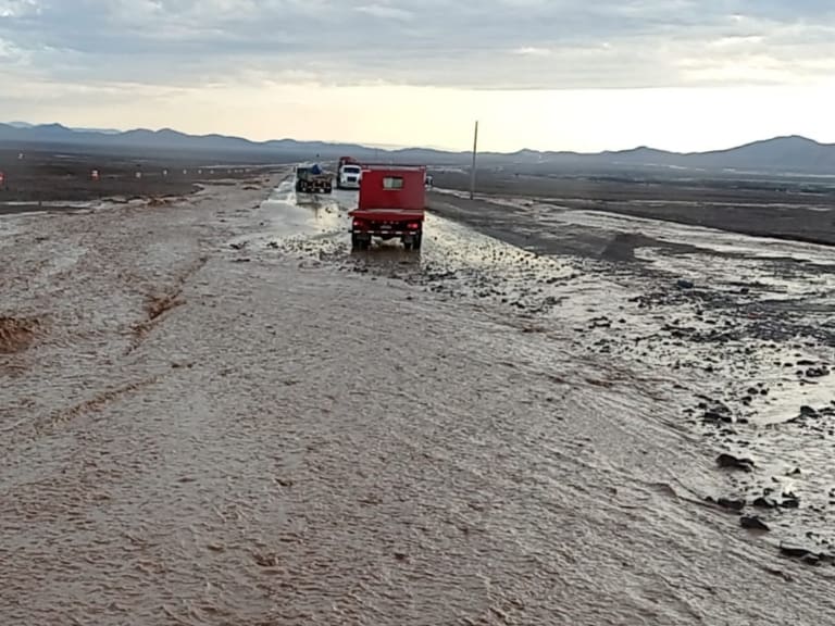 Chaitén: Aluvión en Carretera Austral provoca corte de ruta entre Santa Bárbara y Caleta Gonzalo