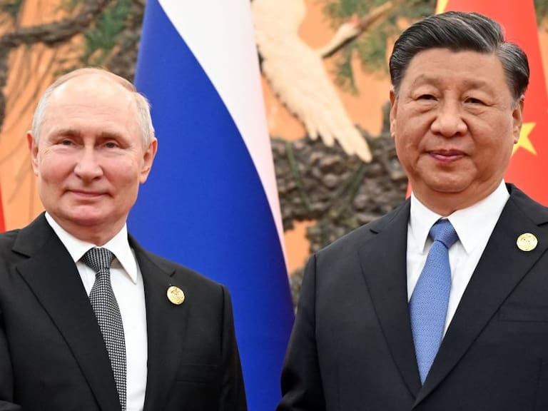 Presidentes ruso Vladimir Putin y chino Xi Jinping reunidos en Pekín de China