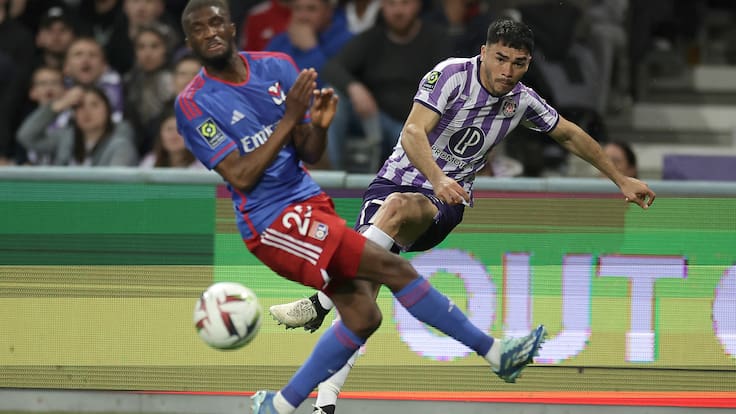 Toulouse de Gabriel Suazo sufre agónica derrota ante Olympique de Lyon y sigue cerca del descenso en la Ligue 1