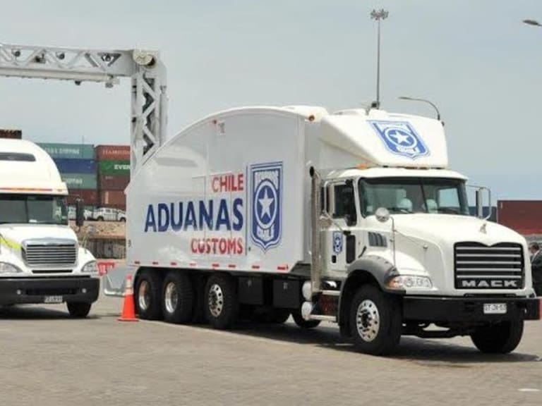 Aduanas integrará dos camiones escáner para fortalecer los pasos fronterizos Los Libertadores y Chacalluta