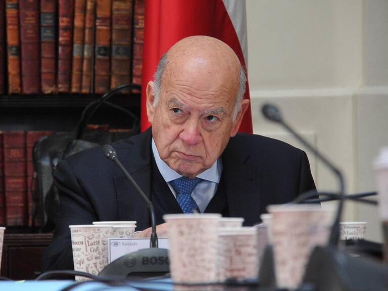 Senador Insulza por proyecto sobre deuda del CAE: “Lo que se propone una reformulación del problema, más que una condonación”