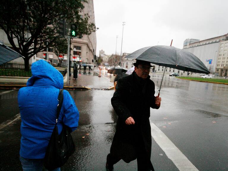 Por qué la lluvia de esta semana en Santiago sería histórica, según los meteorólogos