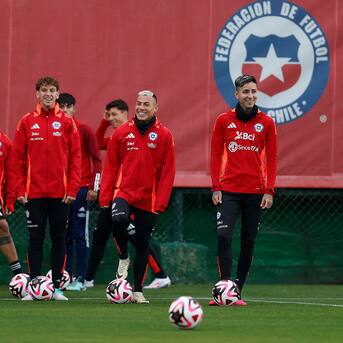 Cuatro jugadores de La Roja trabajan al margen del grupo a un día de enfrentar a Paraguay
