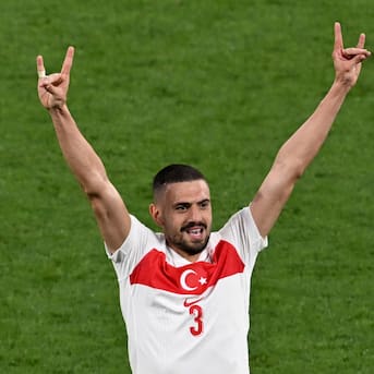 UEFA golpea la mesa: impuso dura sanción a figura de Turquía por su controversial gesto en la Eurocopa