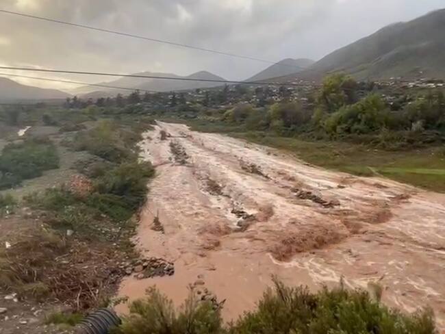 Declaran alerta roja por alta turbiedad de río Elqui: sectores de Coquimbo y La Serena quedaron sin suministro de agua potable