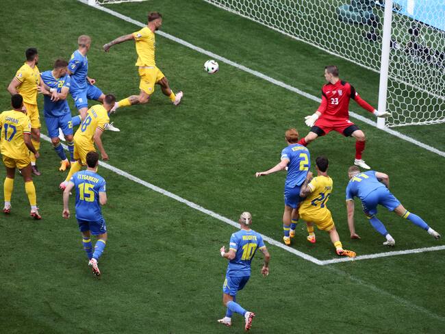 Rumania sorprende en la Eurocopa con goleada sobre Ucrania: arquero del Real Madrid pagó caro un grosero error
