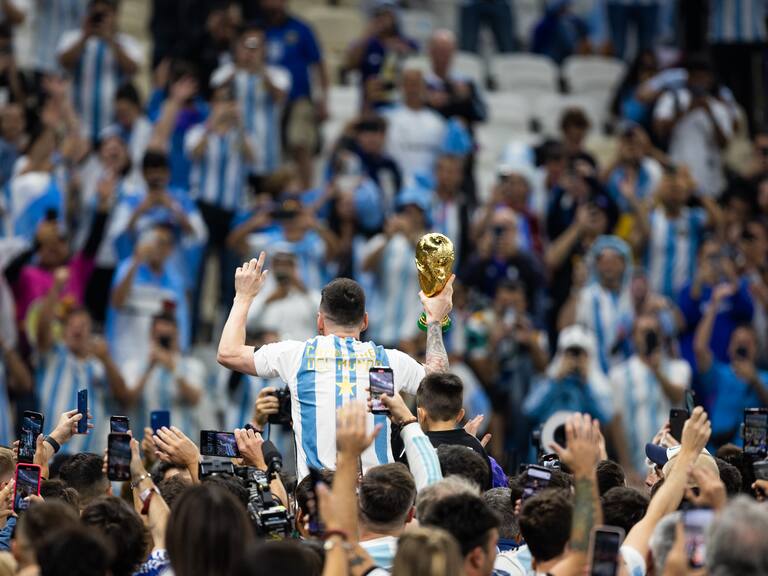 “Me buscaron para cantar el himno en la final del Mundial y yo ya estaba en Argentina”