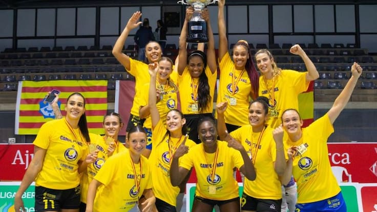 Beatriz Novoa es campeona de la Liga de Voleibol en España