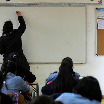 “Docentes para Chile”: Mineduc lanza nueva plataforma con ofertas laborales para profesores (y en esta fecha comenzará a funcionar)
